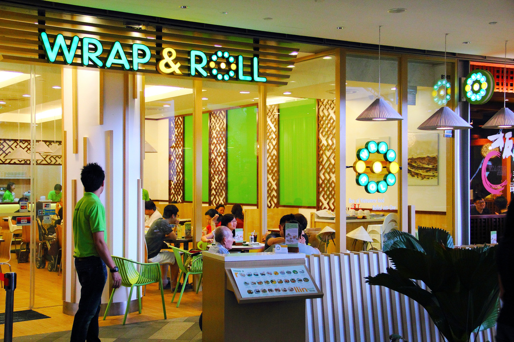 Lễ kí kết IAE và Wrap&Roll