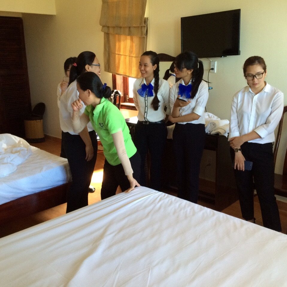 sinh viên cao đẳng việt mỹ kiến tập thực tập quản lý khách sạn