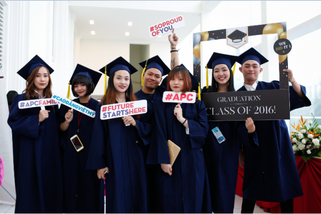 Students at Viet My College have many job opportunities after graduating with a Korean language degree. Sinh viên Cao Đẳng Việt Mỹ có nhiều cơ hội việc làm sau khi tốt nghiệp tiếng Hàn.