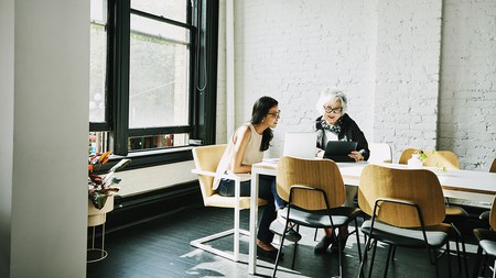 Whether learning Korean or English is difficult or easy depends largely on the learner's ability and passion. Tiếng Hàn hay tiếng Anh khó dễ phụ thuộc nhiều vào khả năng và đam mê người học.