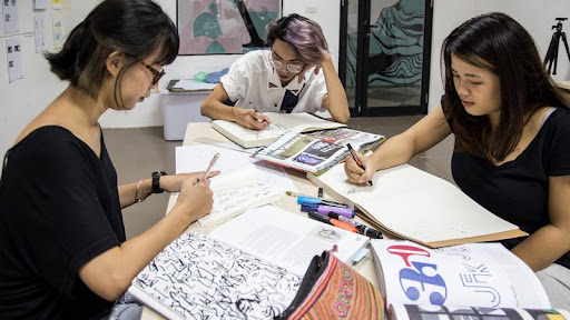Cao đẳng Việt Mỹ với chương trình đào tạo thiết kế thời trang được đánh giá cao