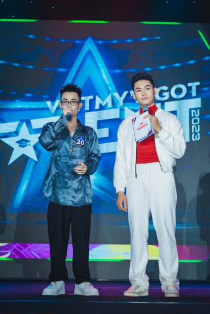 Contestant Minh Thai confidently showcased his talent in the face of the judges' challenge. Thí sinh Minh Thái tự tin thể hiện tài năng trước thử thách của ban giám khảo