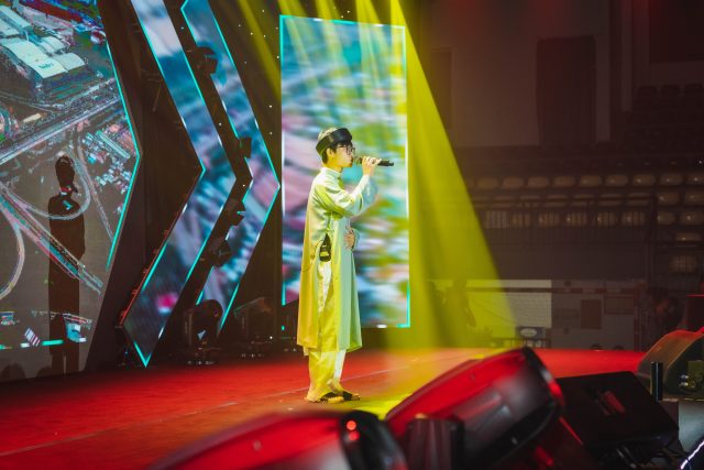 "Việt Nam trong tôi là" đến từ Top 6 VietMy's Got Talent Trung Nam - SBD 05 "hạ gục" khán giả với chất giọng ấm áp đặc biệt