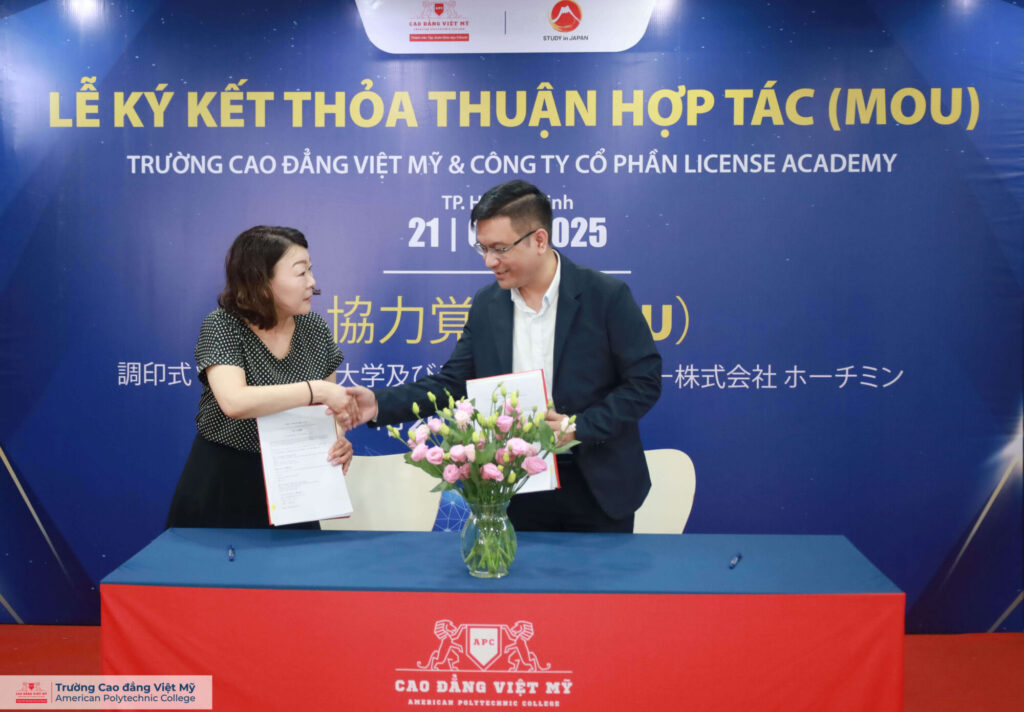 Lễ ký kết Biên bản ghi nhớ hợp tác (MOU) với License Academy (Nhật Bản)
