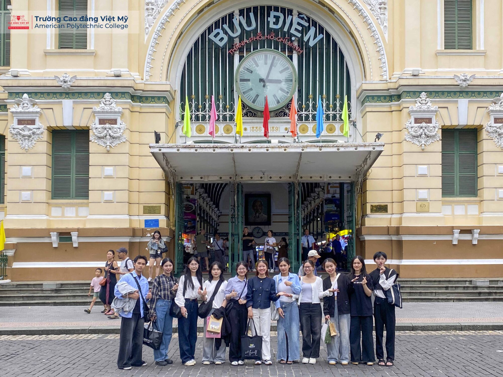 TRẢI NGHIỆM “LÀM THẬT” CÙNG DỰ ÁN TÁC NGHIỆP TOUR GUIDE TIẾNG HÀN – HỌC ĐỂ LÀM CHỦ NGHỀ PHIÊN DỊCH DU LỊCH