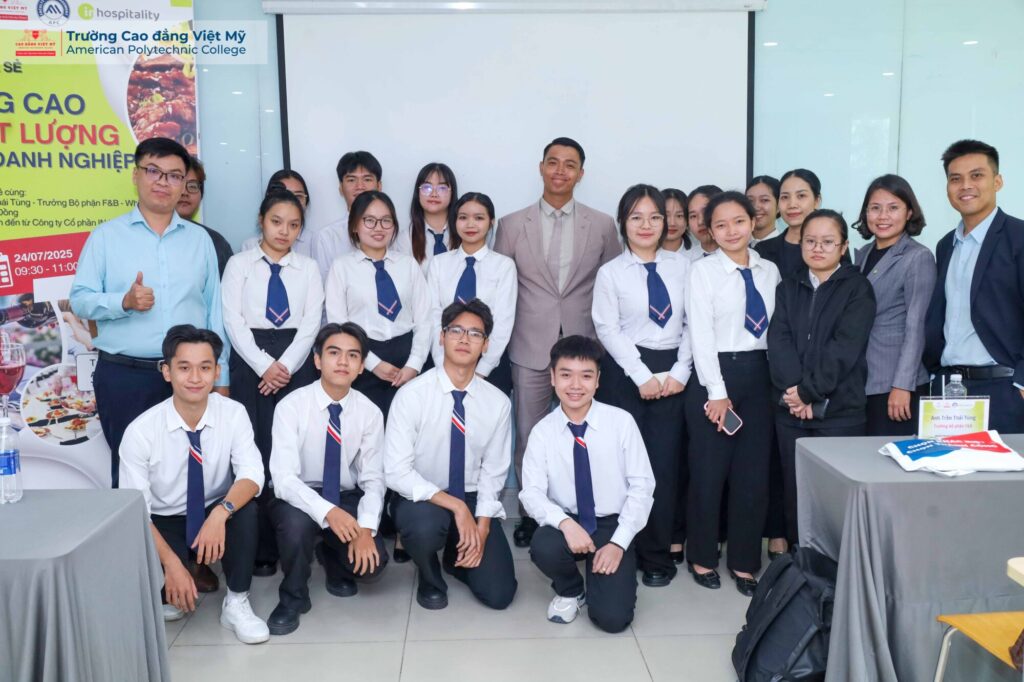 Chia sẻ "Nâng cao chất lượng dịch vụ tại doanh nghiệp" cùng anh Trần Thái Tùng