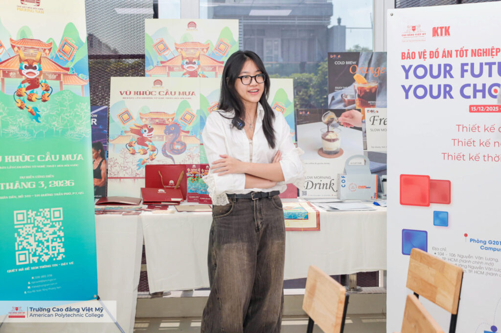 Brand Guidelines Nhà hát Múa rối nước Phương Nam (Vũ Tuệ Nhi): giải quyết bài toán nhận diện cho đơn vị nghệ thuật truyền thống bằng tư duy thiết kế hiện đại, góp phần bảo tồn văn hóa dân tộc.