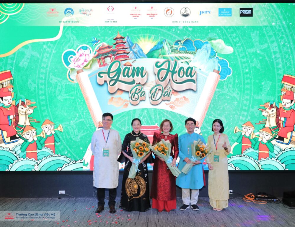 Ban Giám khảo uy tín tại Gấm Hoa Ba Dải