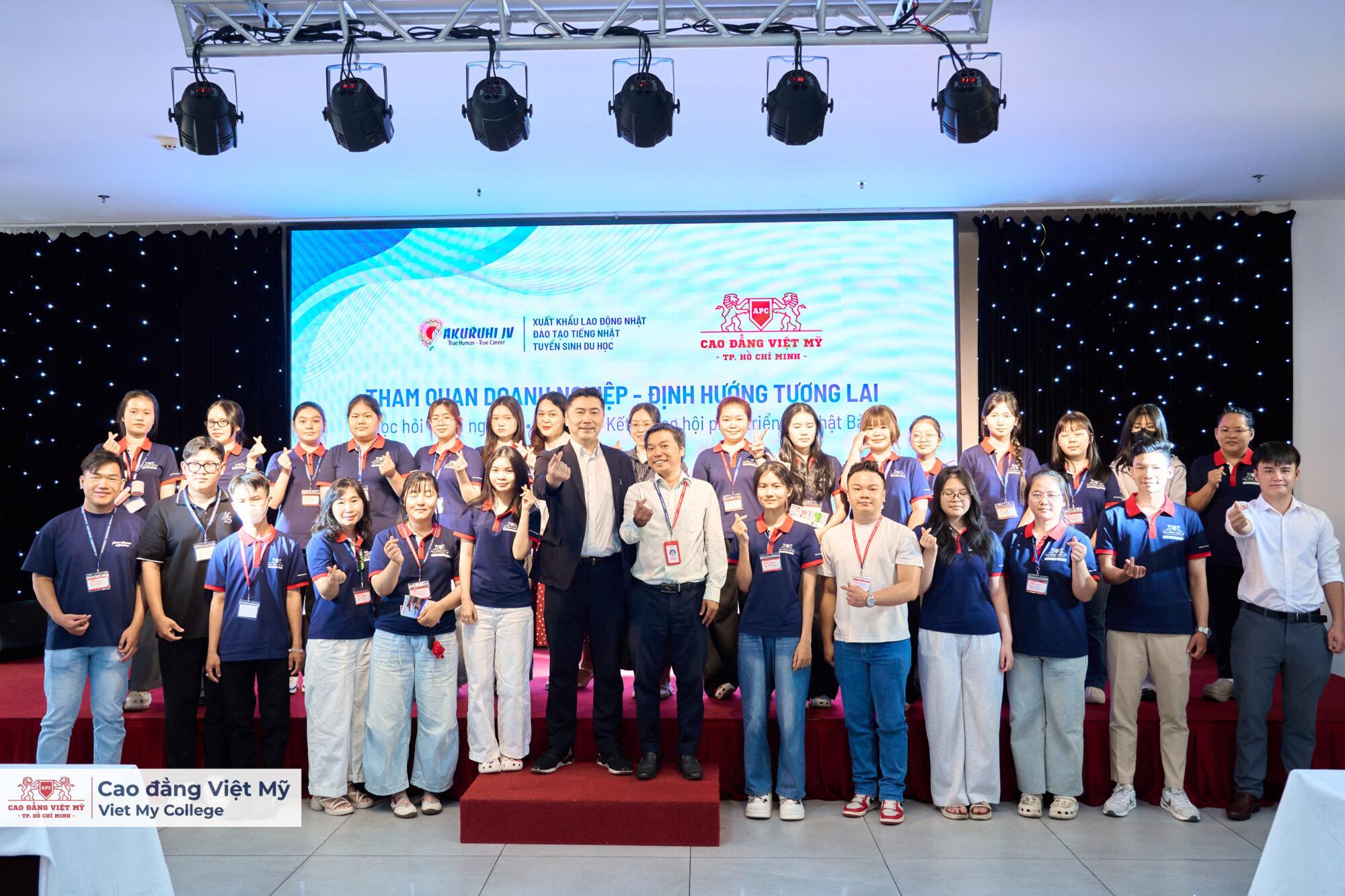 Sinh viên Dược và Điều dưỡng Cao đẳng Việt Mỹ thăm quan tại Công ty TNHH Phát triển Nguồn lực Akuruhi JV